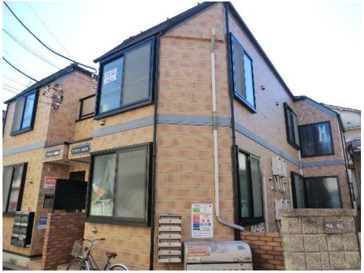 アーバンコート沼袋B棟のエントランス