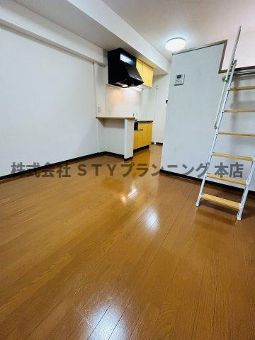 仲介手数料０円！レジデンスウインド山の手の居間・リビング