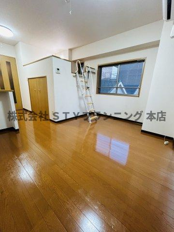 仲介手数料０円！レジデンスウインド山の手の居間・リビング