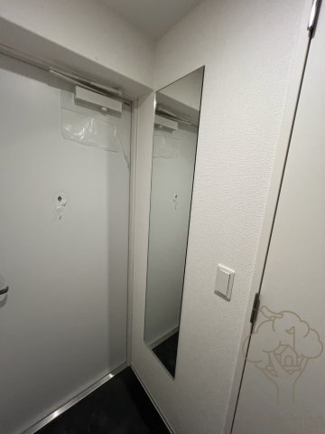 セレニテ新大阪ミラク弐番館の玄関