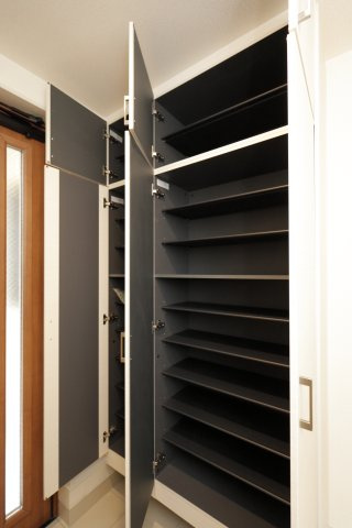 BLOOMING MAISON江戸川区南小岩1丁目の玄関