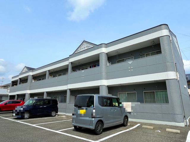 ミロワールの駐車場