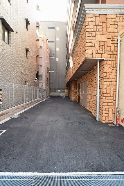 プレジオテンマのロビー