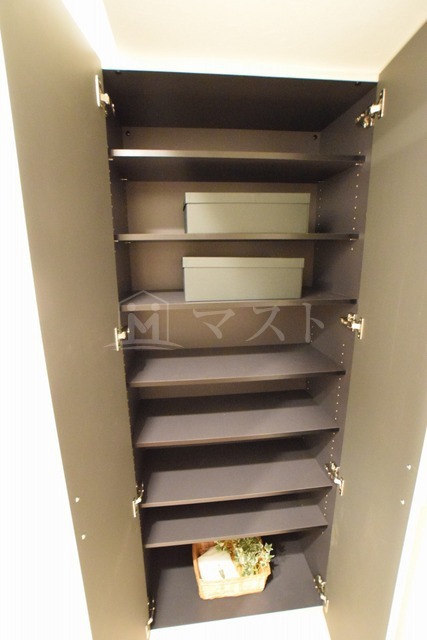 プレジオテンマの玄関