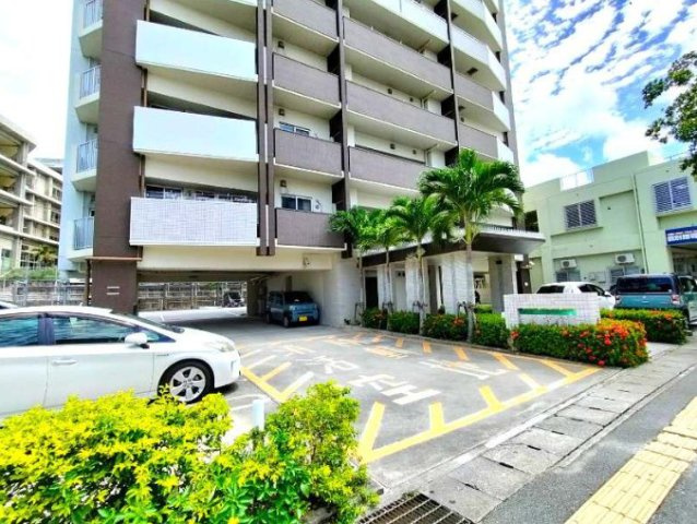 アーバンパレット港川学園通りの外観|マンション入口
