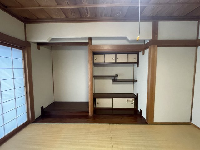 美咲町西川　中古住宅　6DKの和室|1F南6帖