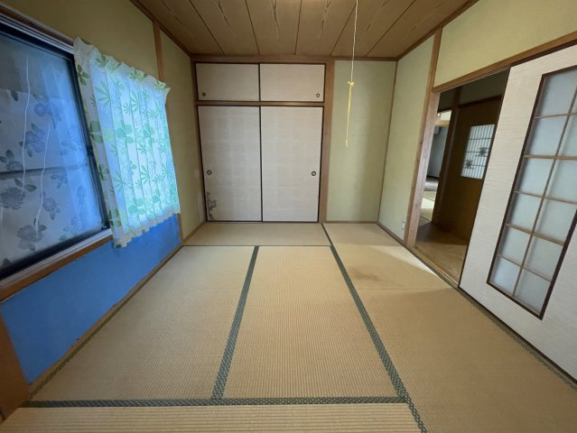 美咲町西川　中古住宅　6DKの和室|1F南6帖