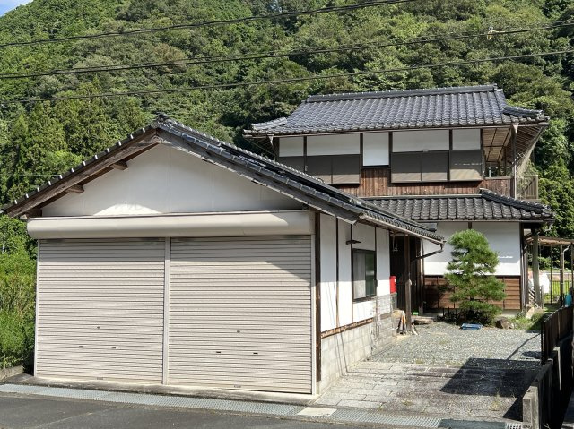 美咲町西川　中古住宅　6DK
