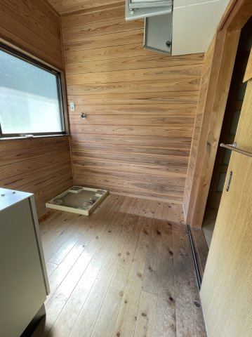 美咲町西川　中古住宅　6DKの脱衣所