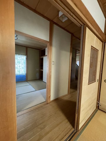 美咲町西川　中古住宅　6DKの内装