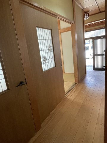 美咲町西川　中古住宅　6DKの内装