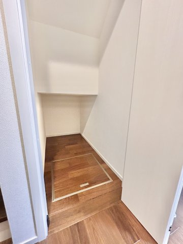 元八事二丁目貸家の収納