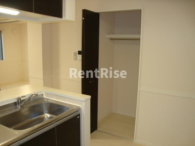 イース（Ｅａｃｅ）|リビングクローゼット