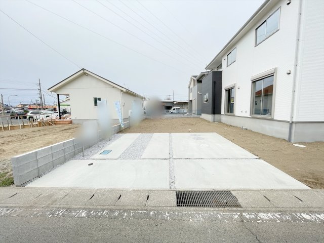KIS伊勢崎市連取町32期　KEIAI　全1棟の駐車場