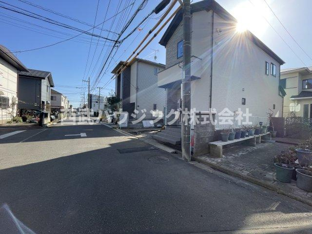 【仲介手数料無料】所沢市東所沢２０期全１棟　所沢市の新築住宅なら西武ハウジングの前面道路含む現地写真