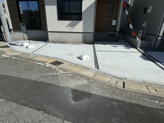 柏市酒井根７丁目新築戸建【酒井根西小学校：10分】の駐車場|1号棟駐車スペース・2台駐車可