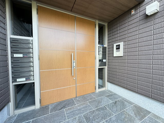 シャーメゾン パン トロワのエントランス