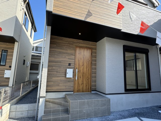 柏市酒井根７丁目新築戸建【酒井根西小学校：10分】のエントランス|エントランス・玄関ポーチ