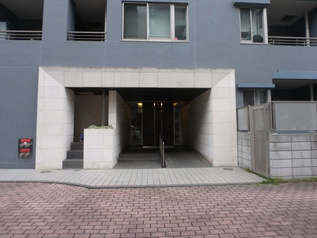 フォルティア文京千石のエントランス