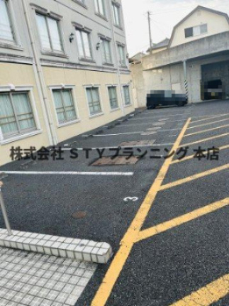 仲介手数料０円！センテナリオホソヤの駐車場