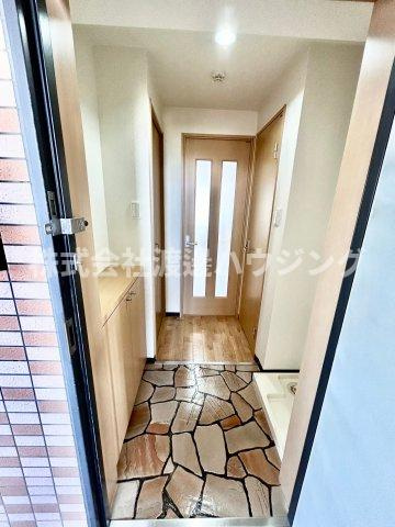 エクセレント上新13の玄関