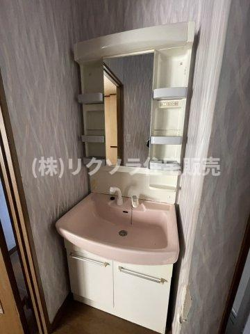 小路町　中古一戸建ての独立洗面台|■物件内覧・資金計画相談・住宅ローン相談、リフォーム相談、お問合せ受付中■
※当日・翌日のご内覧、ご相談はお電話でのお問合せがスムーズです！