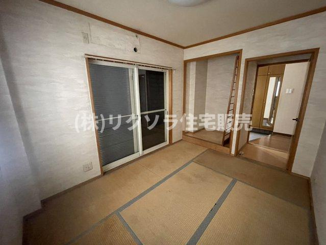 小路町　中古一戸建ての和室|和室5.5帖
■物件内覧・資金計画相談・住宅ローン相談、リフォーム相談、お問合せ受付中■
※当日・翌日のご内覧、ご相談はお電話でのお問合せがスムーズです！
