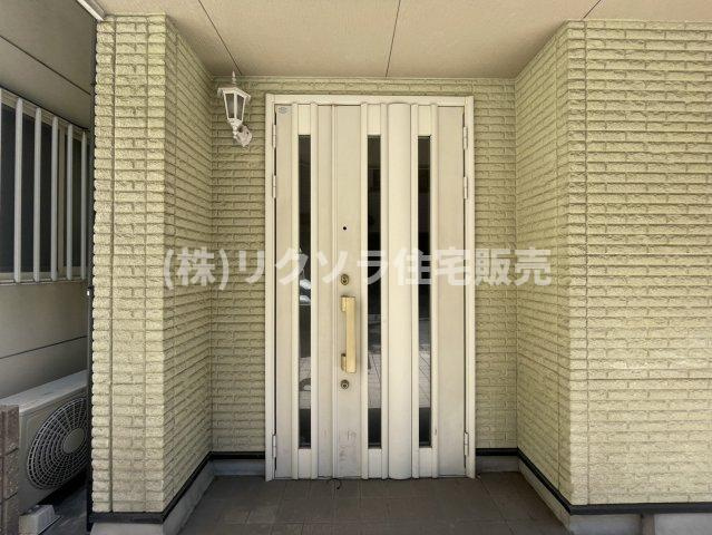 小路町　中古一戸建ての玄関|■物件内覧・資金計画相談・住宅ローン相談、リフォーム相談、お問合せ受付中■
※当日・翌日のご内覧、ご相談はお電話でのお問合せがスムーズです！