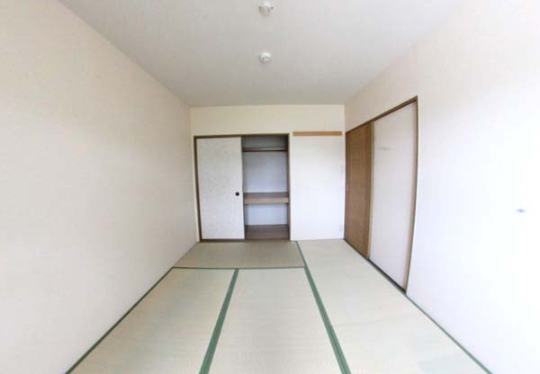 ピーチハイツ上町の和室|柔らかい畳が心地よい和室