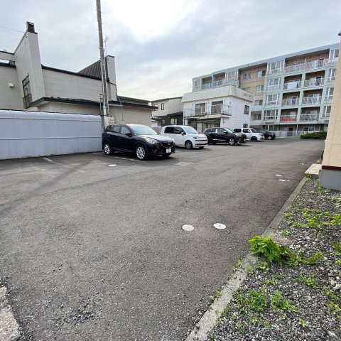 アラモード東室蘭の駐車場|駐車場に車を止められます