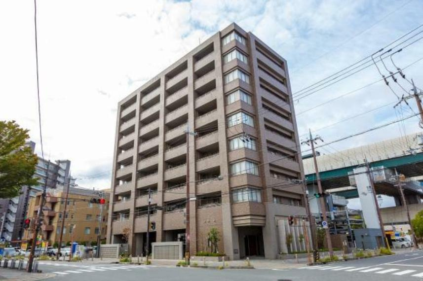 サーパス門真南駅前の外観|新しい生活にいかがでしょうか？外観はお住まいの顔になります。こだわりたいポイントですね。水回りリフォームやリノベーションも承ってます。
■現地見学・資金計画相談・住宅ローン相談もお問合せ受付中■