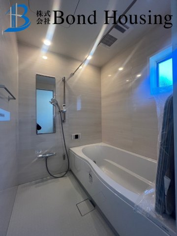 小中学校近くで便利　つつじが丘6丁目2区画　B号棟の浴室