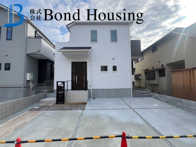 小中学校近くで便利　つつじが丘6丁目2区画　B号棟の外観