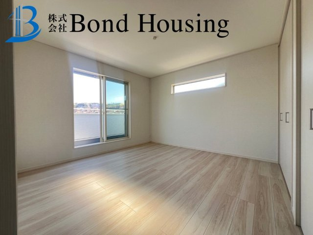 小中学校近くで便利　つつじが丘6丁目2区画　B号棟の洋室