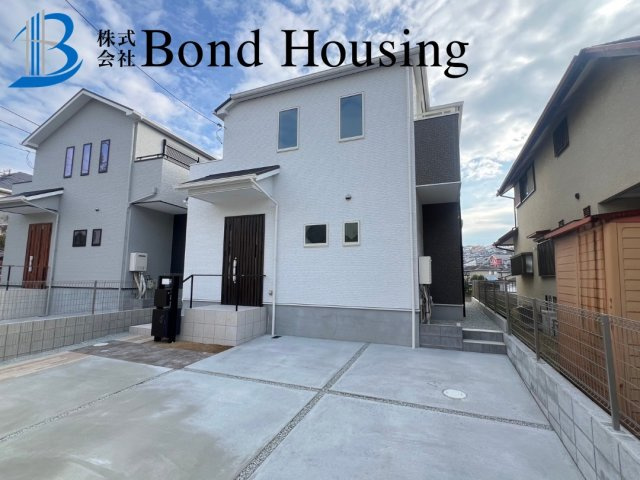 小中学校近くで便利　つつじが丘6丁目2区画　B号棟の外観