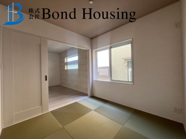 小中学校近くで便利　つつじが丘6丁目2区画　B号棟の和室