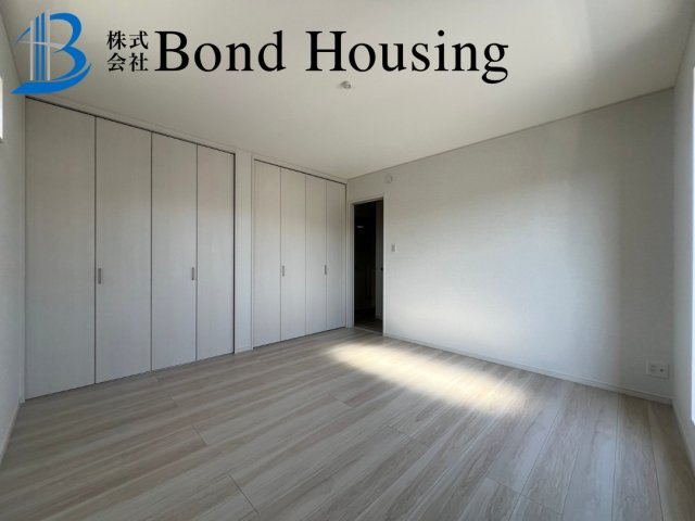 小中学校近くで便利　つつじが丘6丁目2区画　B号棟の洋室