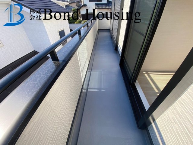 上級グレード建売住宅　つつじが丘6丁目2区画　A号棟のバルコニー