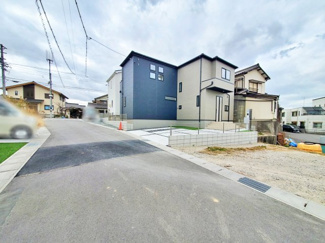 【前面道路含む現地写真】