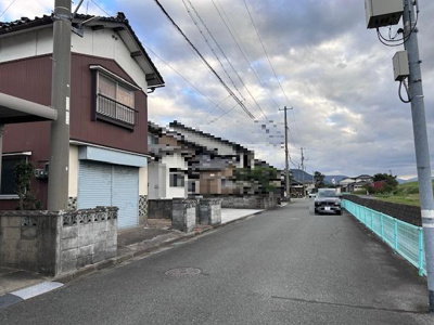 【前面道路含む現地写真】 | 鳥取市叶1丁目中古戸建て