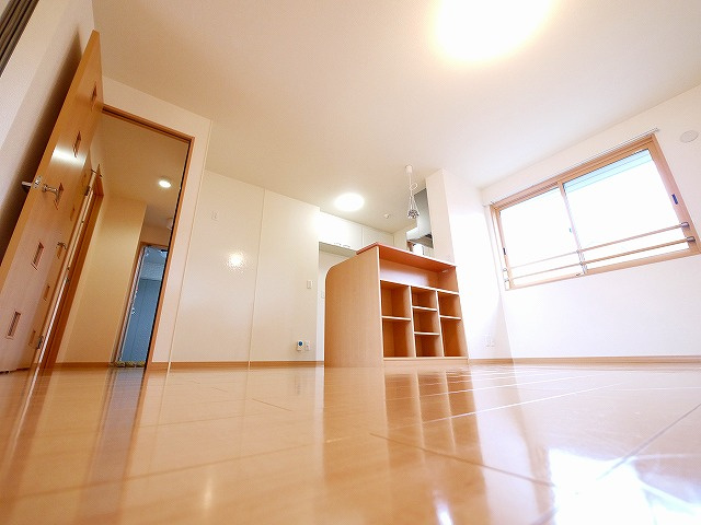 ビスタコートの居間・リビング|こちらのリビングで趣味の時間をお楽しみください