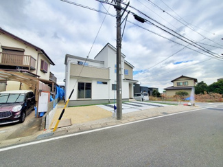 【前面道路含む現地写真】