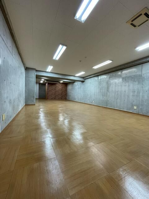 オパールマンション　１Ｆテナントの外観