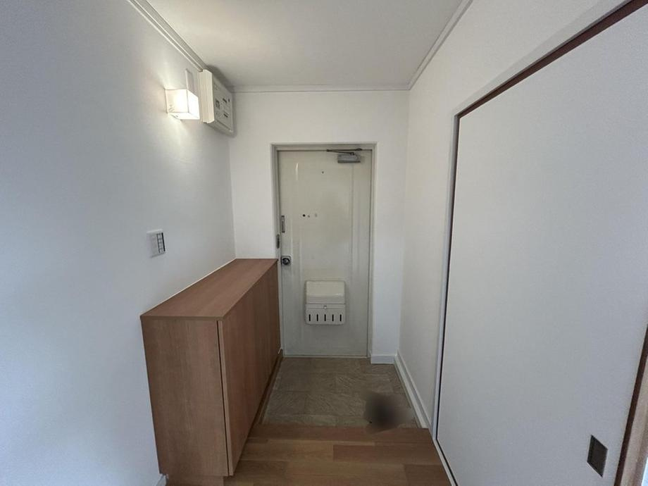 住道駅前住宅17号棟の玄関|玄関　シューズボックス
■物件内覧・資金計画相談・住宅ローン相談、リフォーム相談、お問合せ受付中■
※当日・翌日のご内覧、ご相談はお電話でのお問合せがスムーズです！