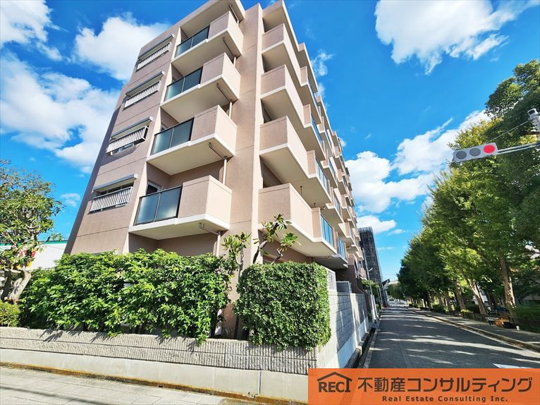 コスモ灘・公園通りA棟の外観