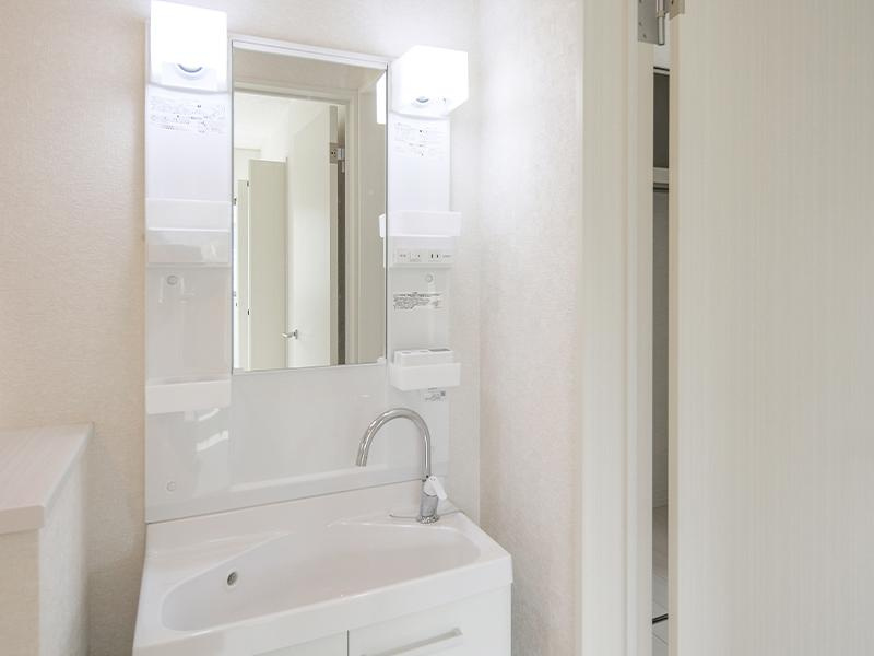 結城市結城　新築戸建23P2号棟の独立洗面台