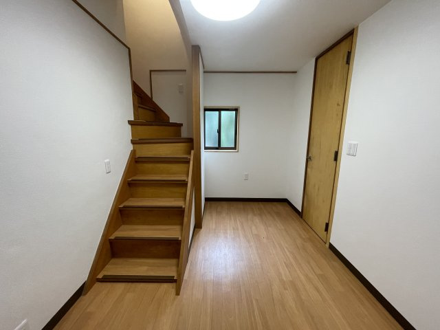 原村リノベーション住宅のその他|階段室