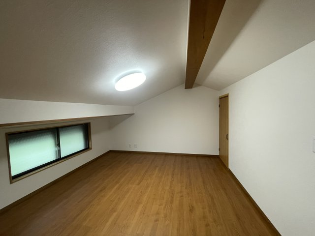 原村リノベーション住宅の洋室|南側洋室