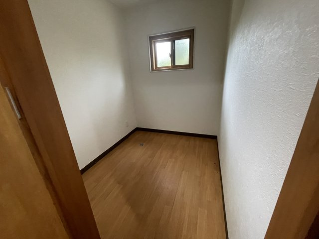 原村リノベーション住宅の内装|奥にある収納２