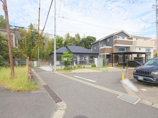 【前面道路含む現地写真】